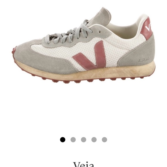 Veja sneakers size 8 women’s - Picture 1 of 5